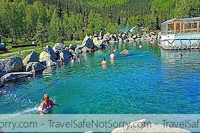 12 Hot Springs In Alaska, Die Sie Besuchen Sollten, Um Ihr Inneres Zen Zu Entspannen!