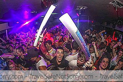 Gold Coast Nightlife: 10 Clubs, In Denen Die Party Den Ganzen Tag Über Stattfindet