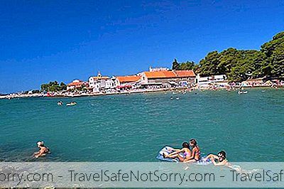 クロアチアの休暇であらゆる気分をなだめるための10ベストドブロブニクビーチ 21
