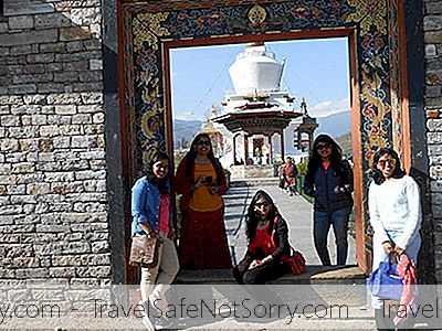 “幸福就是一个地方！”：Monali的所有女孩前往不丹证明这对女性旅行者来说是绝对安全的