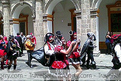 12保加利亚传奇节日：欢喜巴尔干地方传统