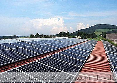 Guwahati Se Convierte En La Primera Estación De Tren Con Energía Solar En La India