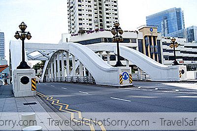 Jambatan 3 Dekat Marina Bay Sands Yang Sesuai Untuk Persiaran Di Singapura